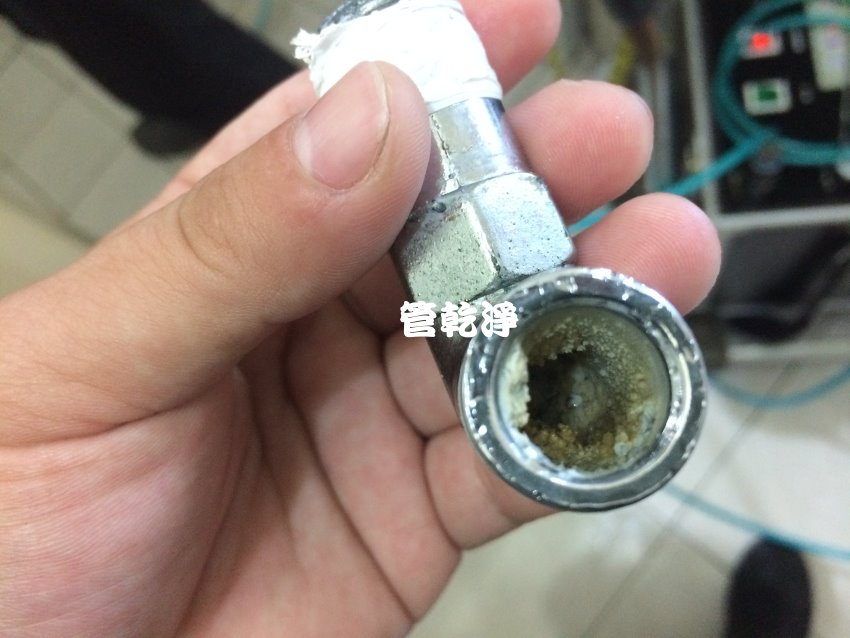熱水管有白色結晶? 新竹 湖口 德和路 清洗水管