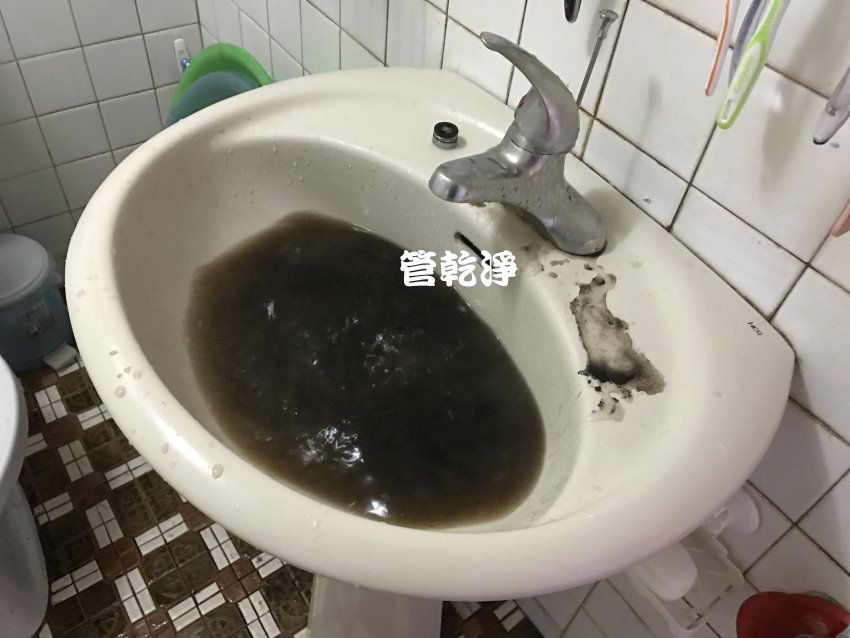 水管流出黑水? 台北 萬華 西藏路 清洗水管